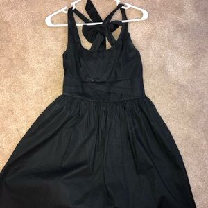 Adorable formal dress with box in back